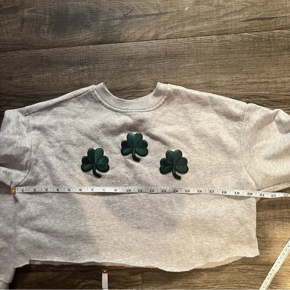 Womens XS crewneck cropped sweatshirt - Picture 3 of 5